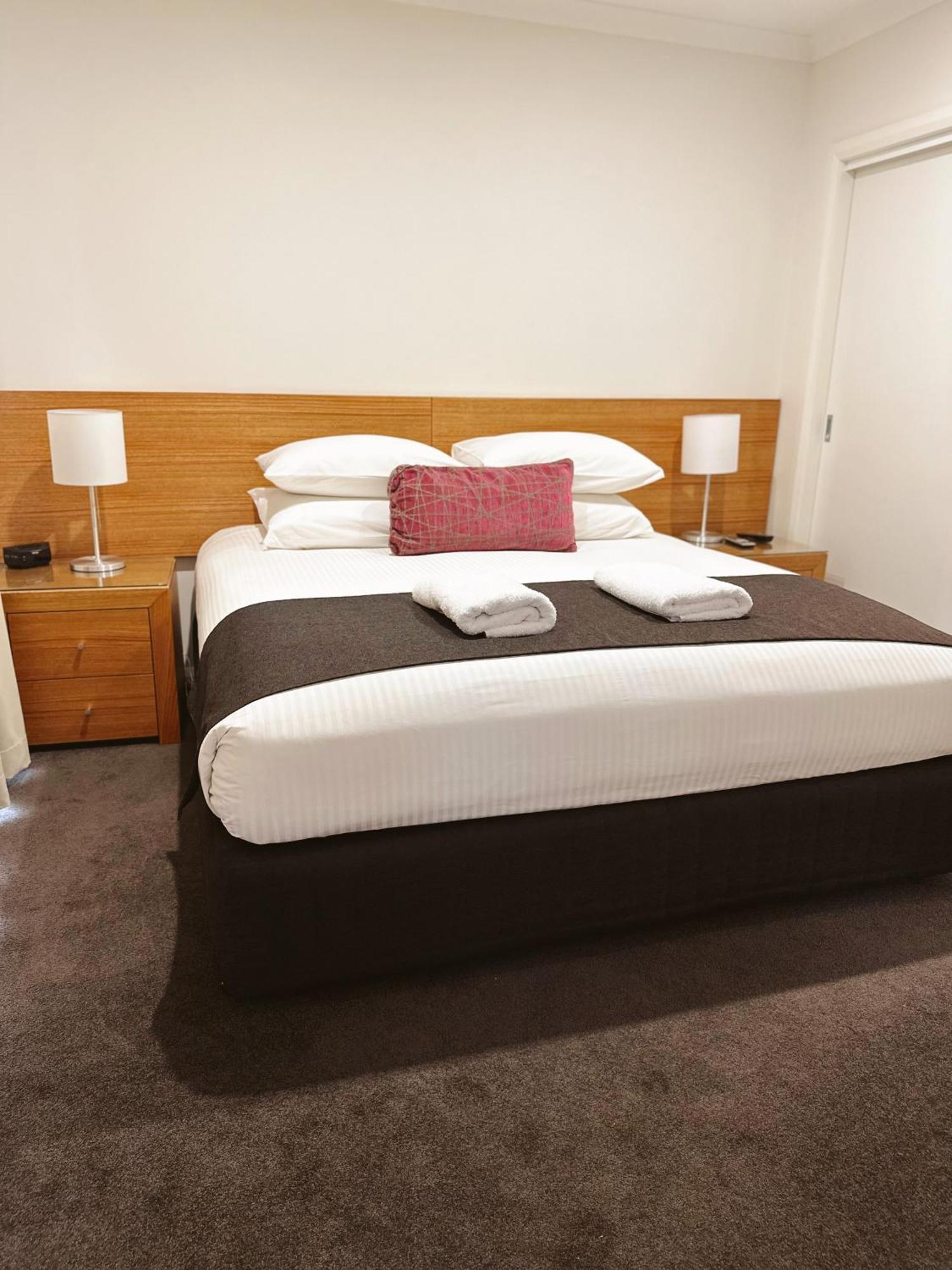 Red Earth Motel Броукън Хил Екстериор снимка